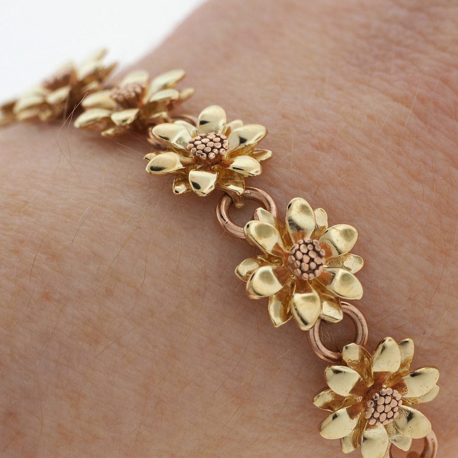 Flower bracelet