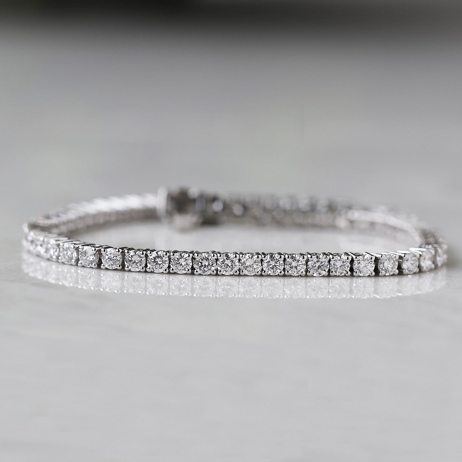 Women's tennis bracelet